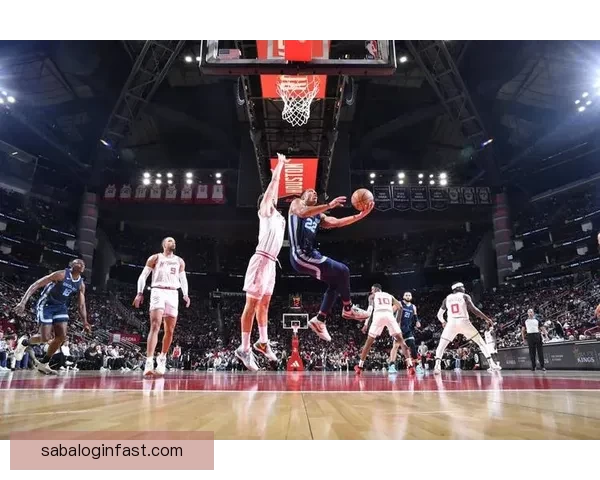 詹姆斯带队挑战篮网争十连败 火箭客场力拼灰熊三连胜